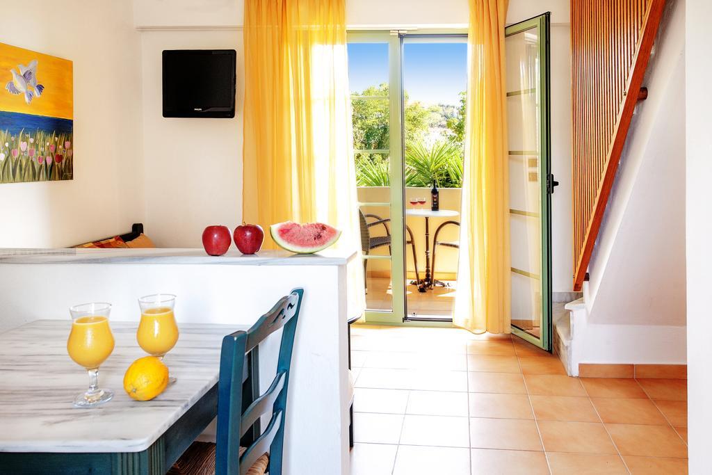 Hotel Dafni Skiathos Town Bilik gambar