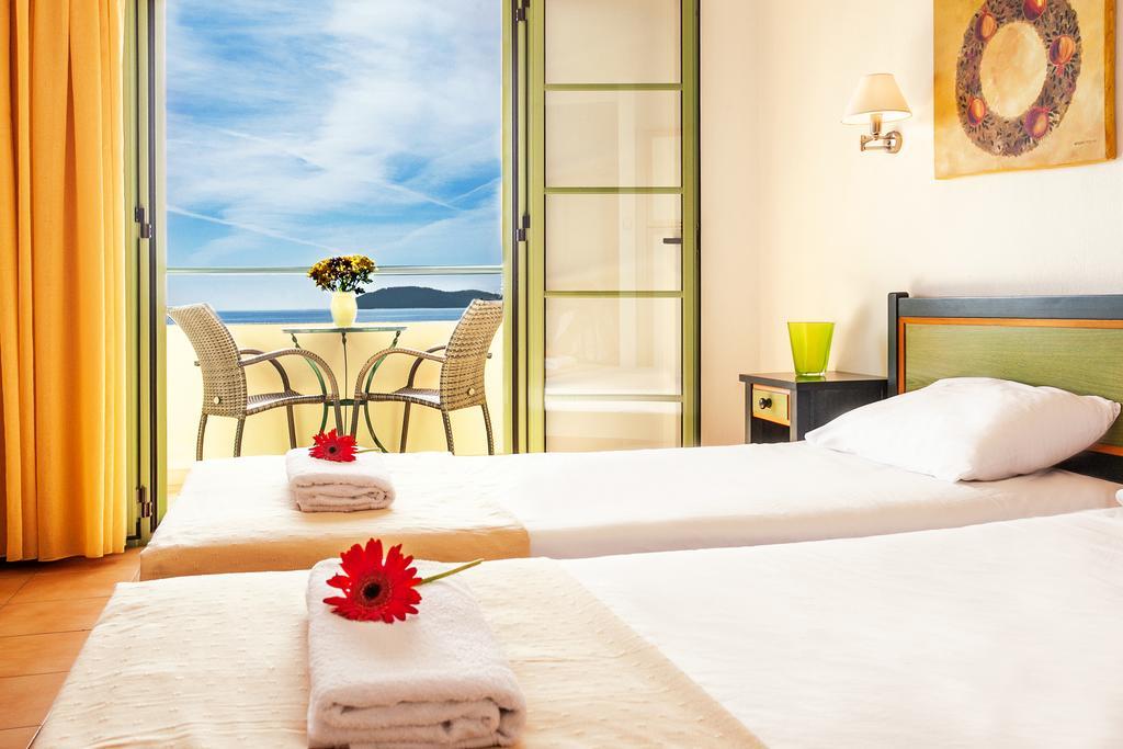 Hotel Dafni Skiathos Town Bilik gambar